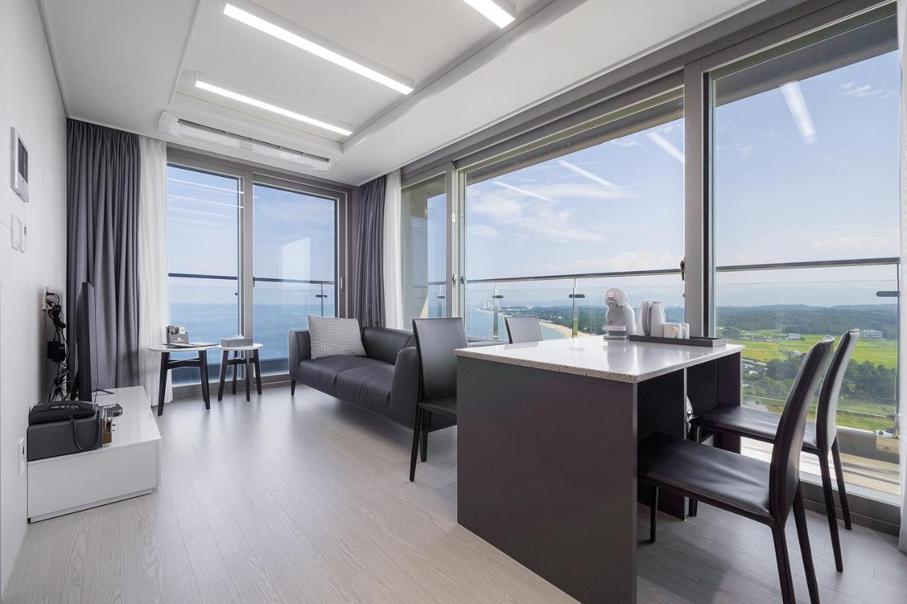 Gangneung Chonpines Ocean Suites Hotel Zewnętrze zdjęcie
