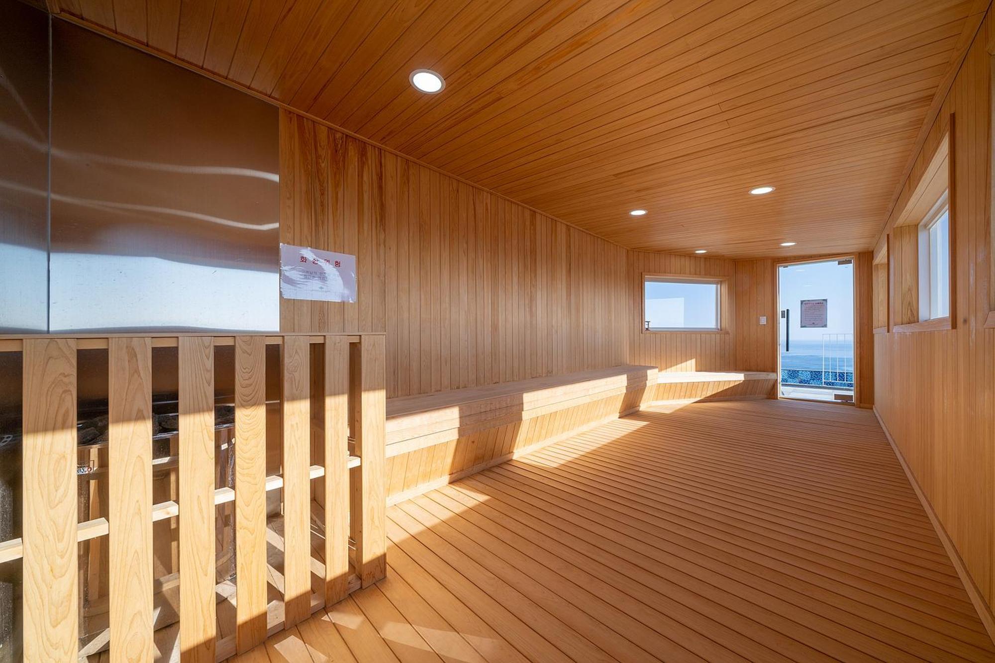 Gangneung Chonpines Ocean Suites Hotel Zewnętrze zdjęcie