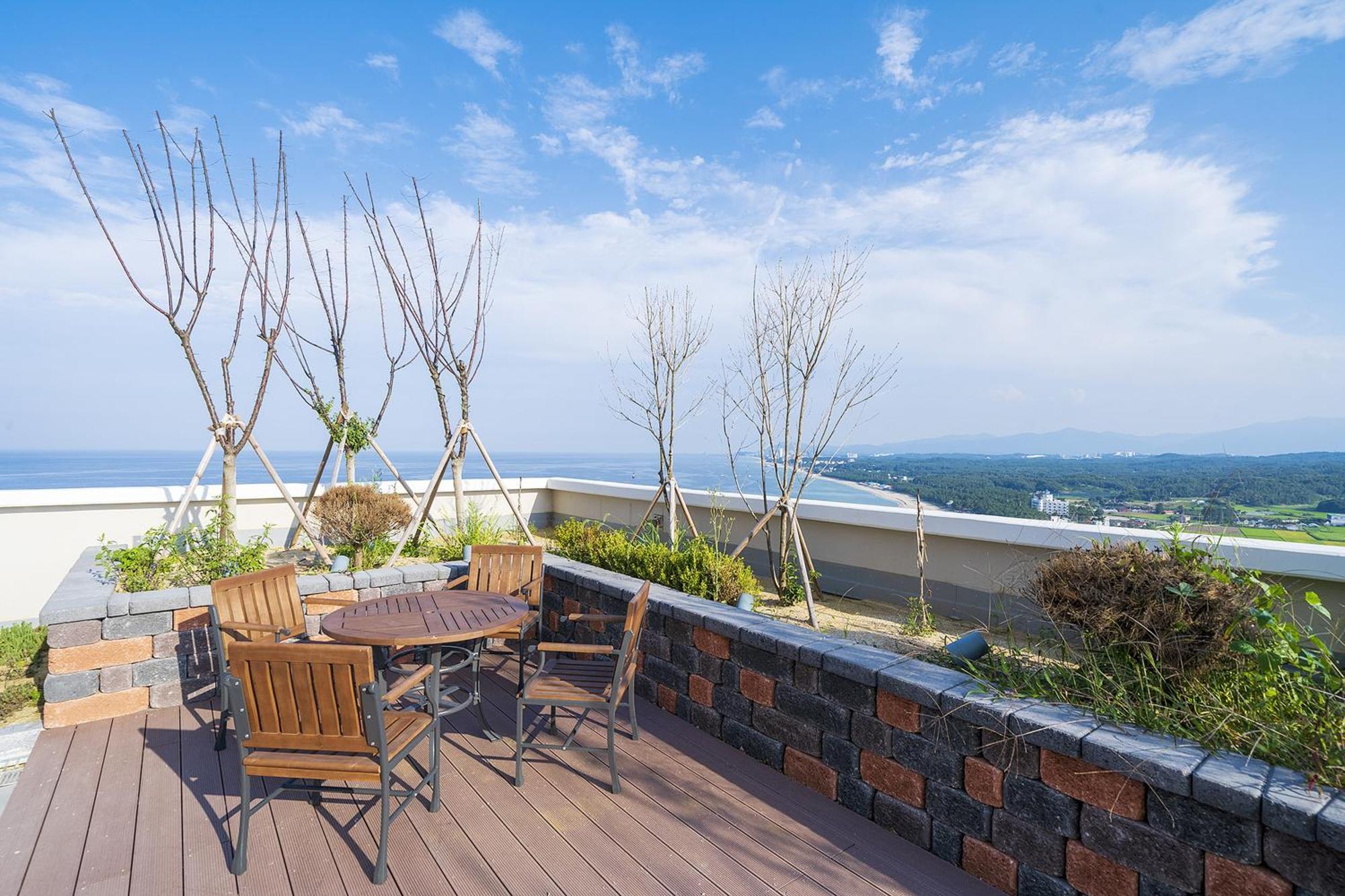 Gangneung Chonpines Ocean Suites Hotel Zewnętrze zdjęcie