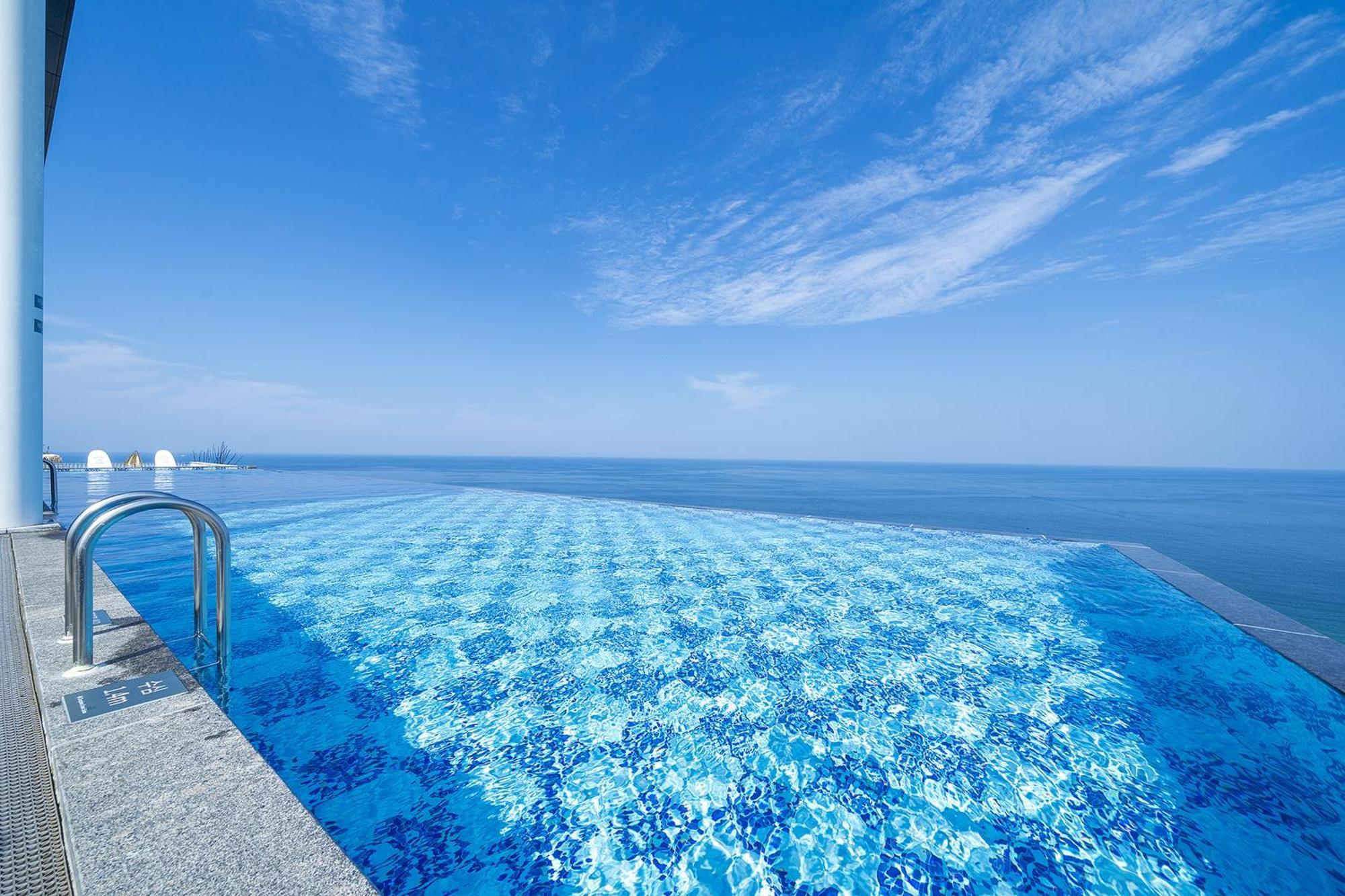 Gangneung Chonpines Ocean Suites Hotel Zewnętrze zdjęcie